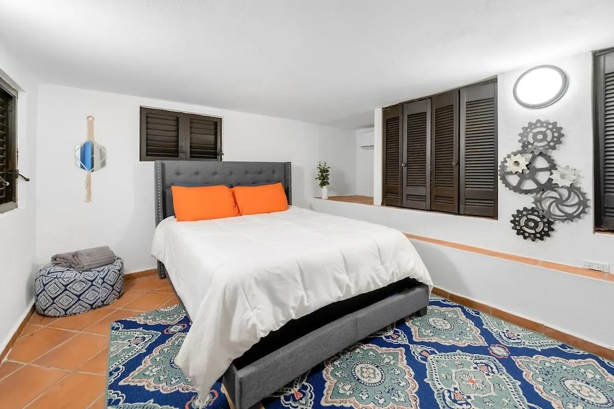 4 Bedroom Kikita Beach Villa Oceanfront W Pool 도라도 펜션